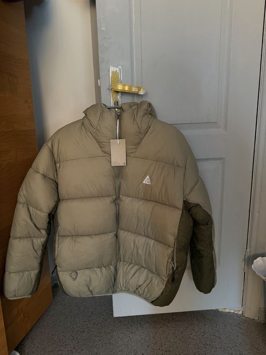 Пуховик Nike acg