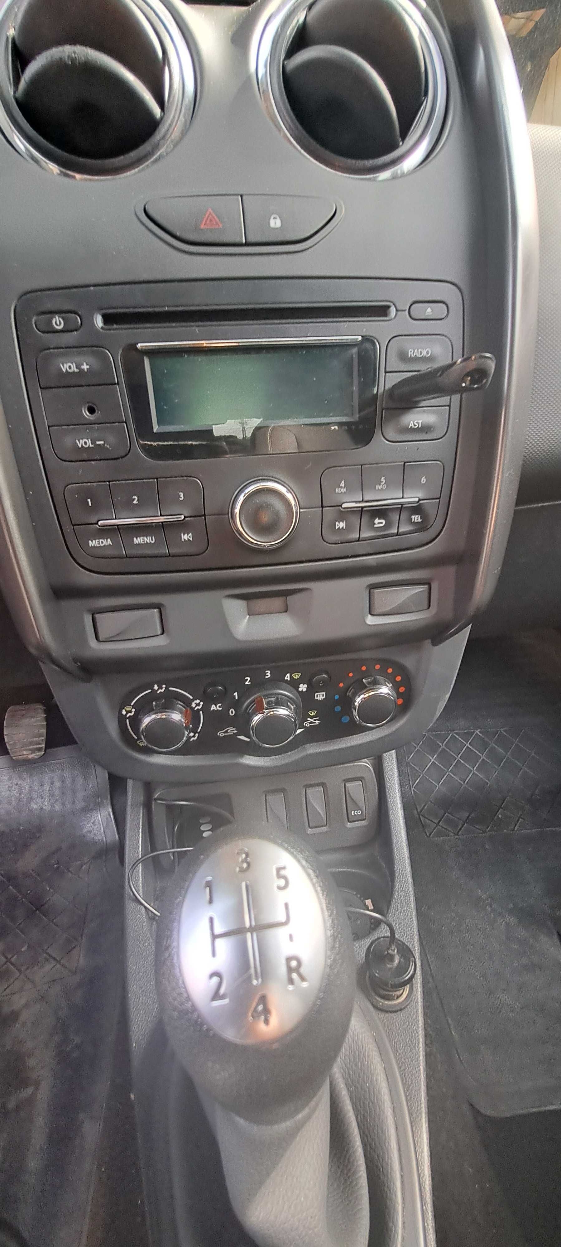 Dacia-Duster 2014