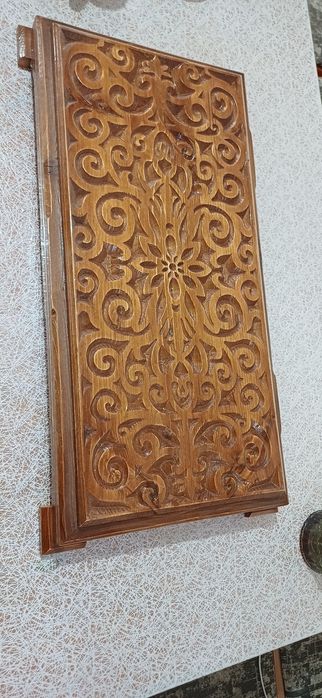 Тарелка из дерева