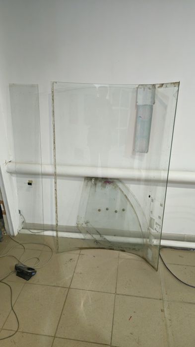 Стекло на ветрина холодильник