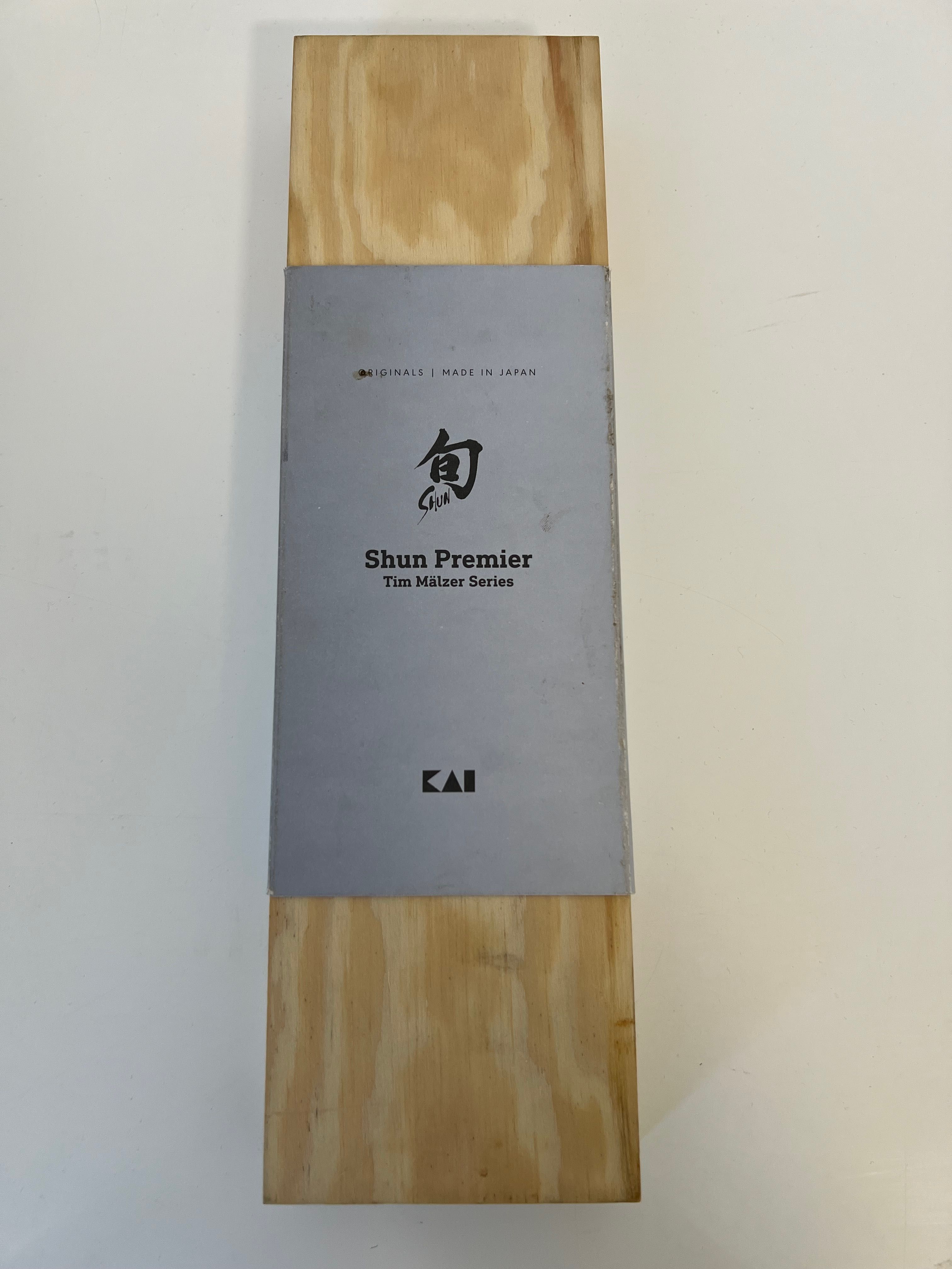 Cutitul bucatarului Kai Shun Premier Tim Malzer Series TDM 1723