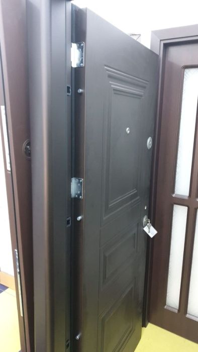 Usi metalice de exterior/curte Mega Door 1850 lei