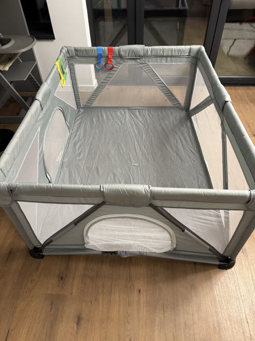 Tarc bebelusi pliabil, ca nou, ingrijit foarte bine