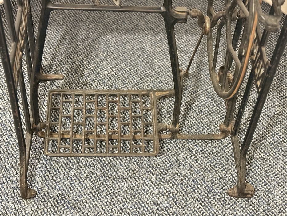 Mașină cusut Naumann originală, nereconditionata, antichitate