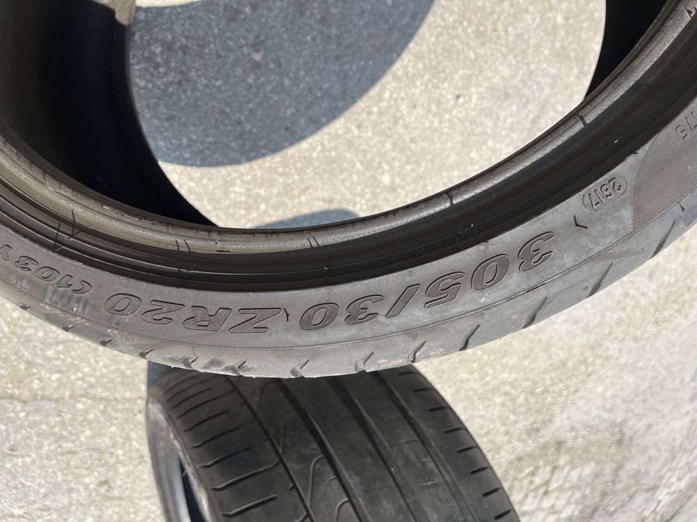 2 бр. летни гуми 305/30/20 Pirelli DOT 2617 4,5 mm