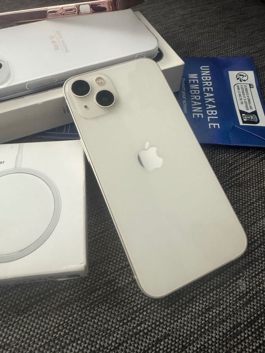 Iphone 13 бял - Като нов!