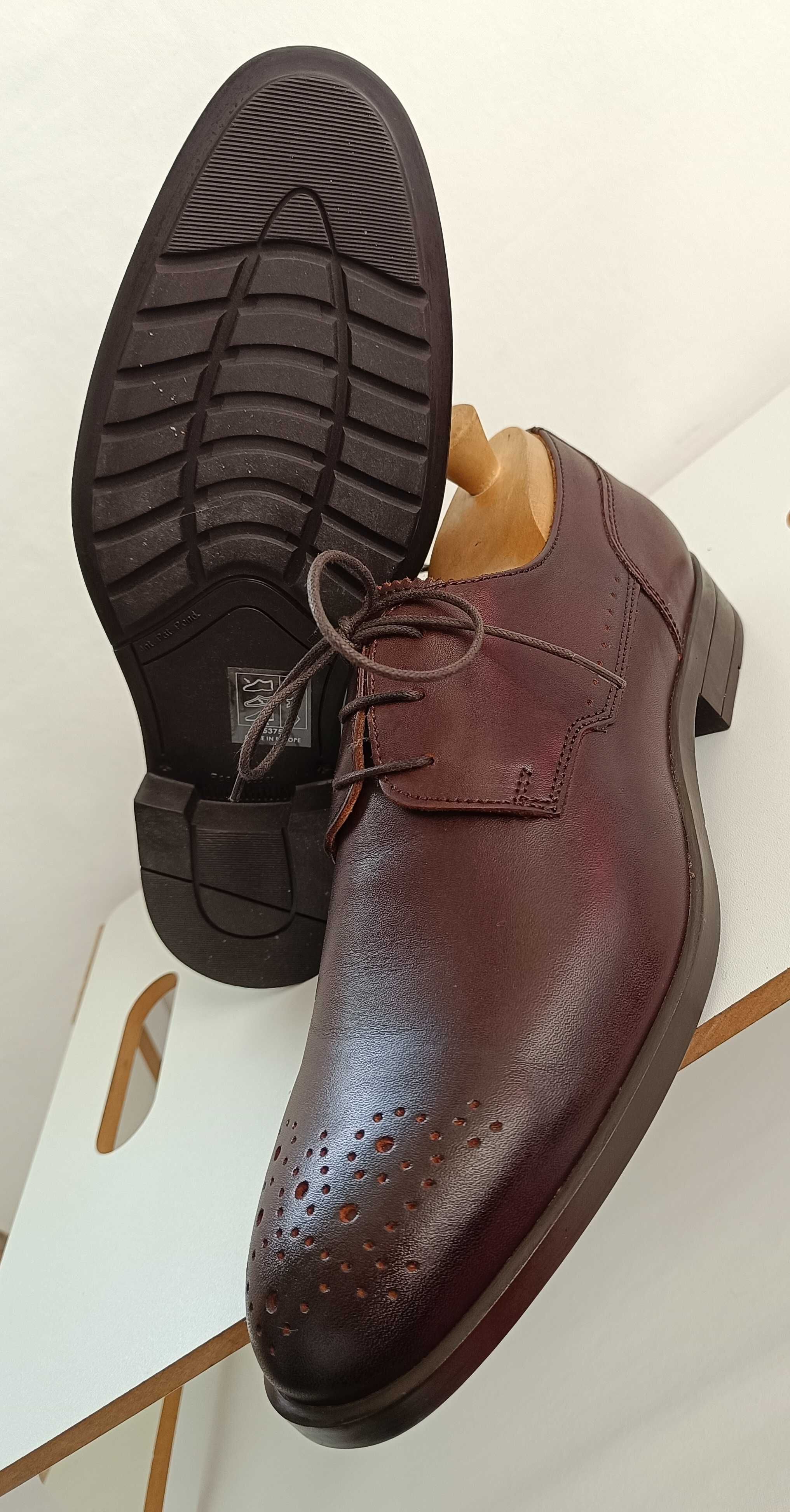Pantofi derby 40 lucrati manual Minelli NOI piele naturala moale