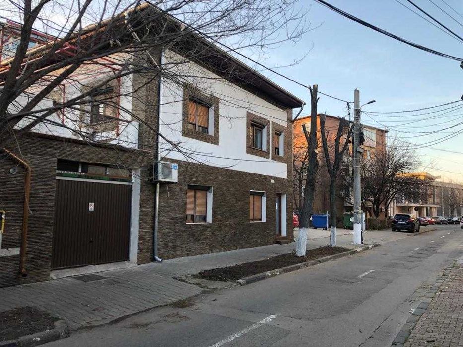 Închiriez apartament în vilă (parter) - Giurgiu ultracentral