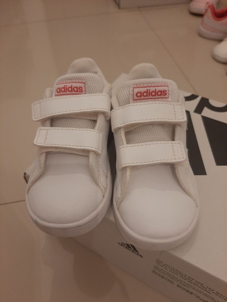 Adidasi Încălțăminte sport adidas