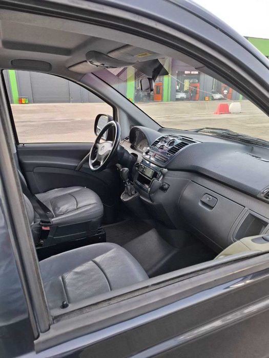 Продаётся автомобиль MERCEDES-BENS VITO