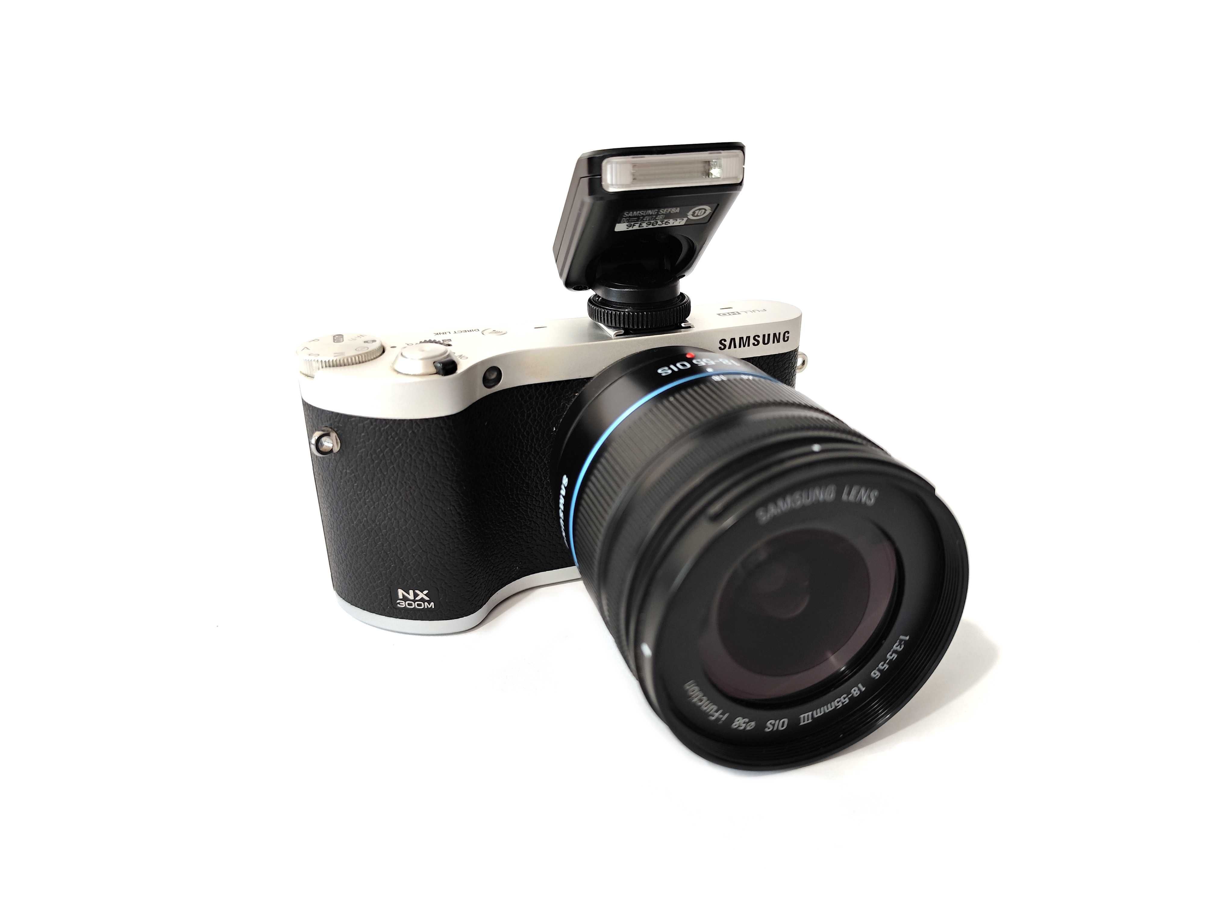 Фотоапарат Samsung NX300M - 20.3 mp, отлично състояние, малък статив