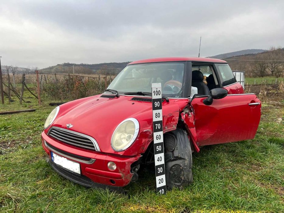 MINI ONE avariat
