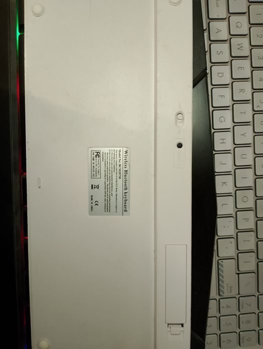 Tastatura bluetooth