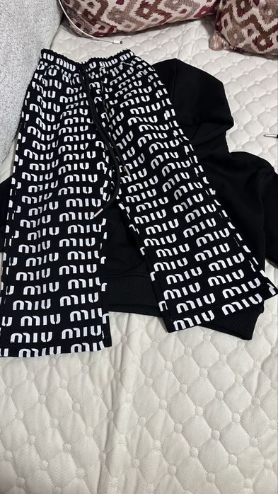 Спортивный костюм для девочек miu miu