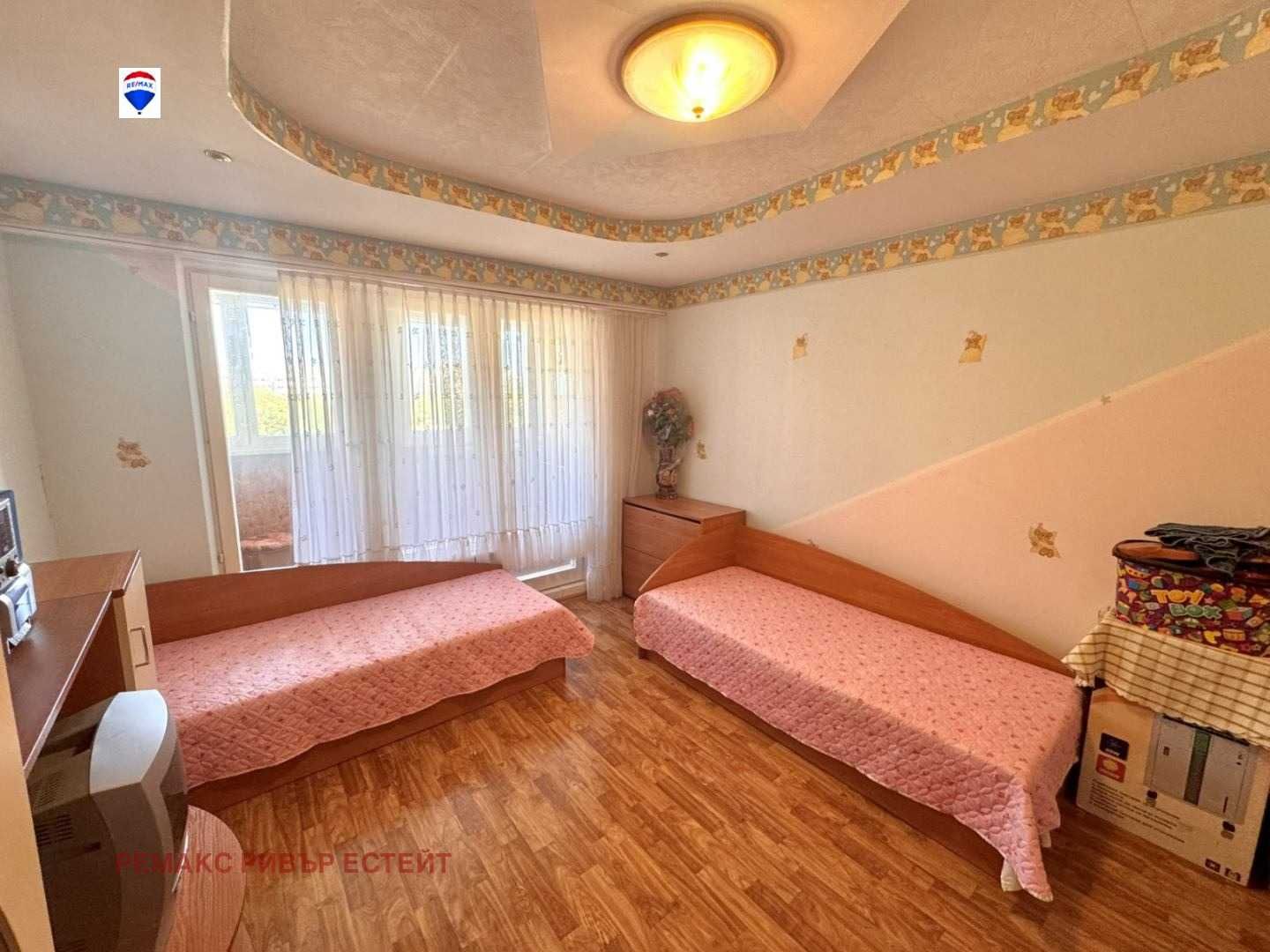 Двустаен апартамент за продажба кв. Чародейка Север