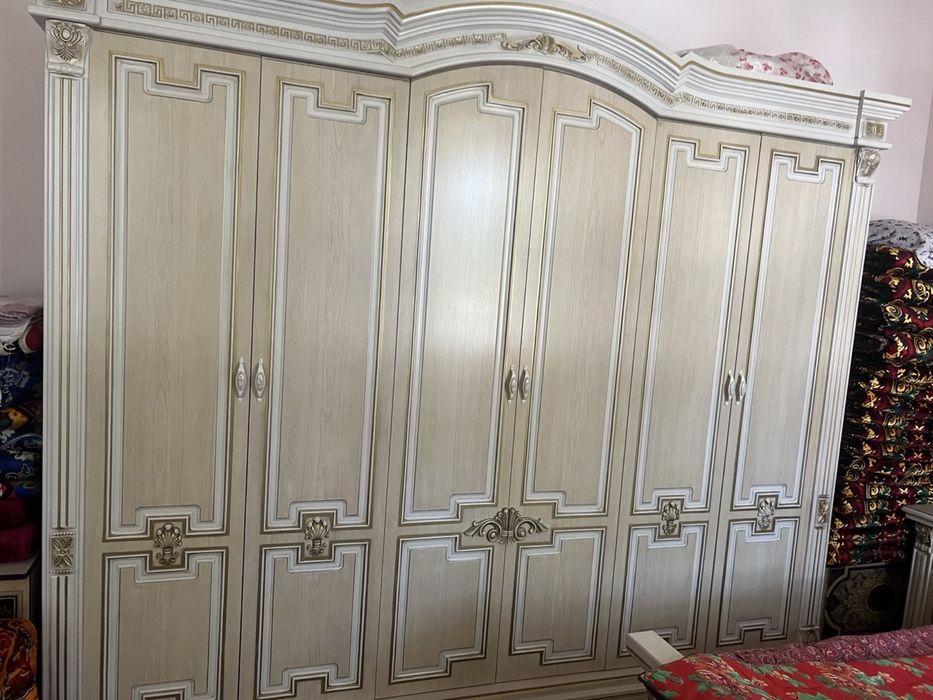 Спальный гарнитур
