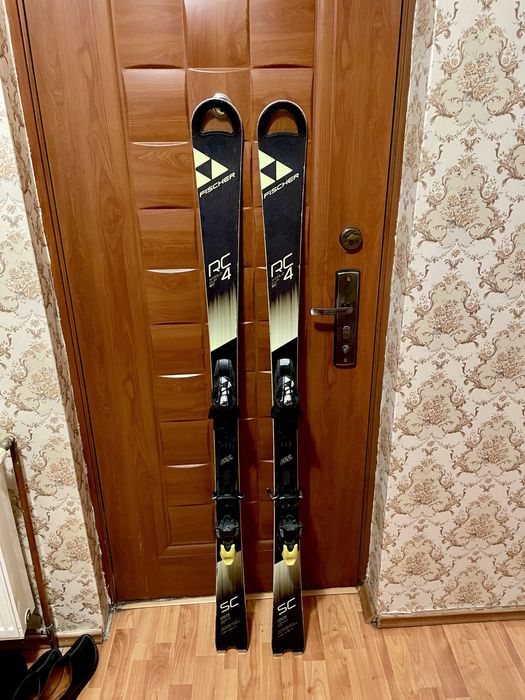 Schiuri 155 cm fischer rc4 word cup skiuri