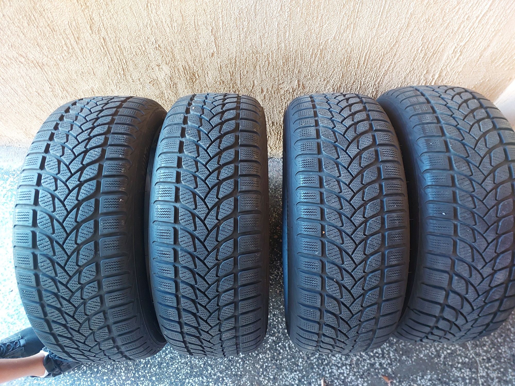 215 60 R16 Lassa