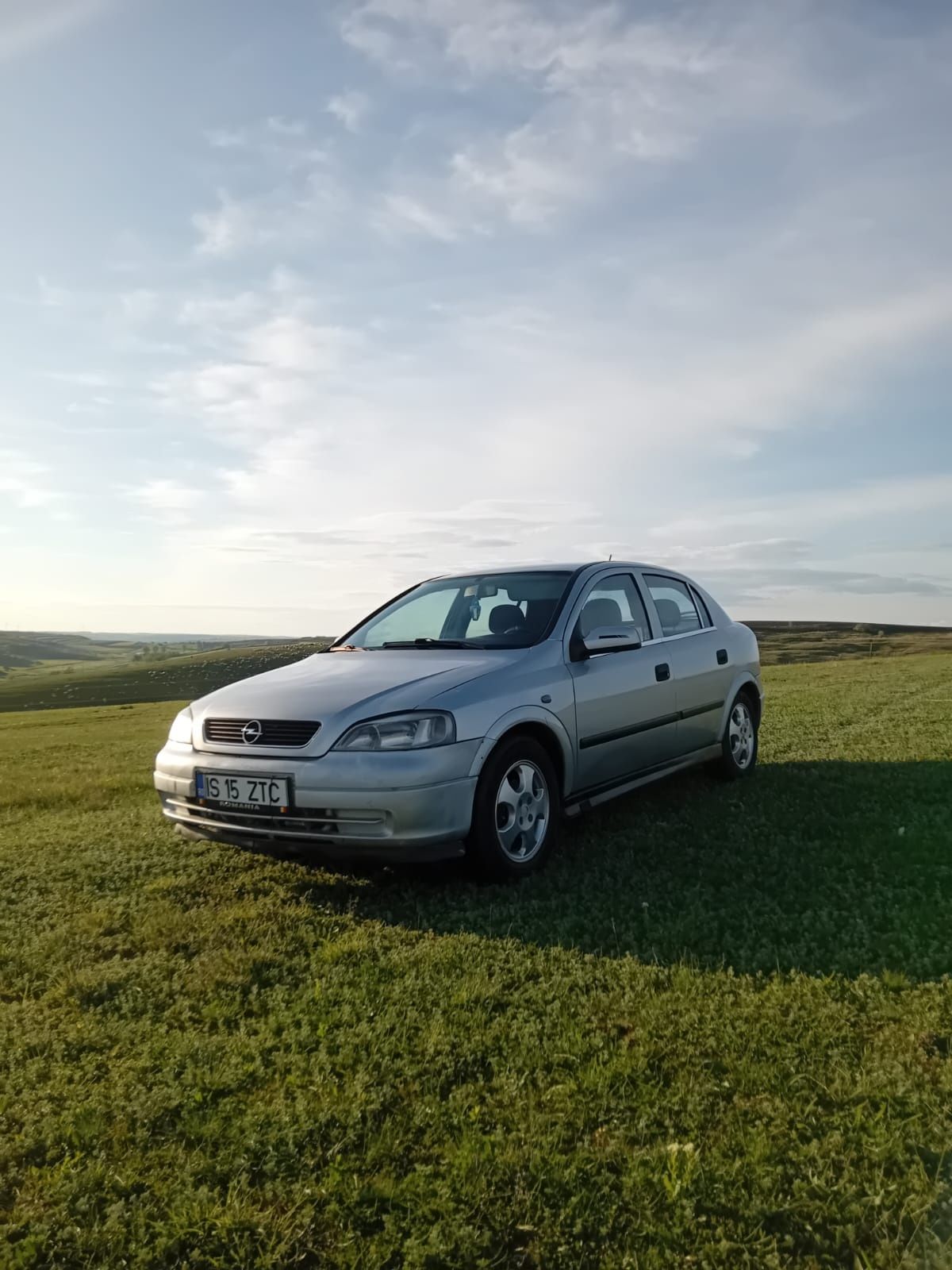 Vând Opel astra g