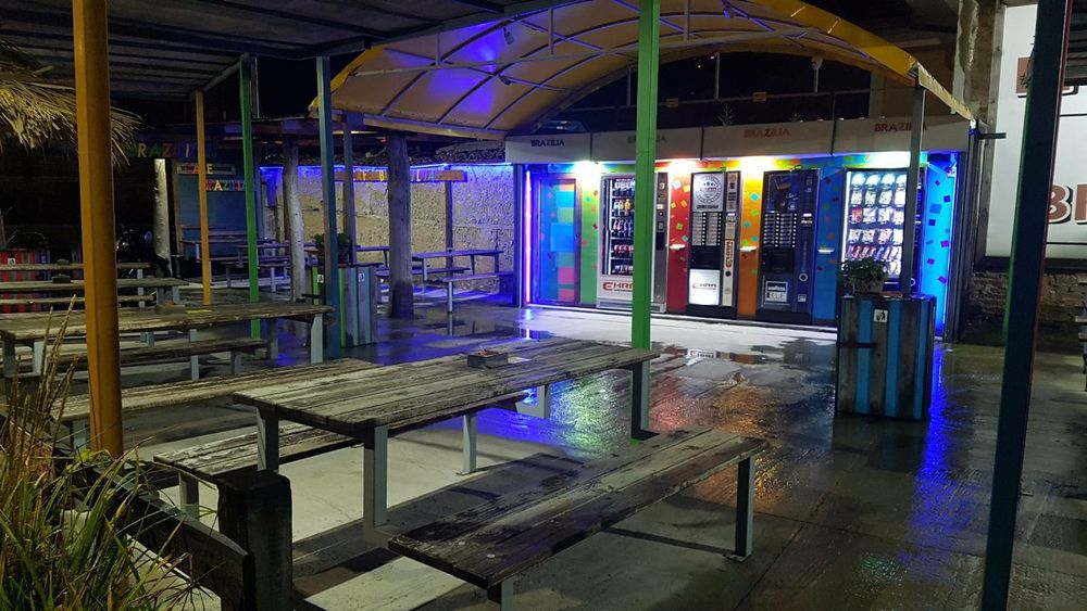 Продавам работещ бизнес 130кв.м с право на строеж 100процента 11.5м h