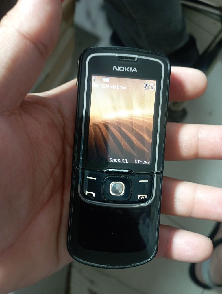 Nokia 8800  nokia 8600