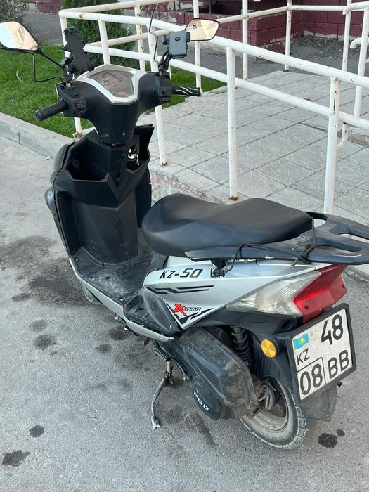 Продам мопед KZ50