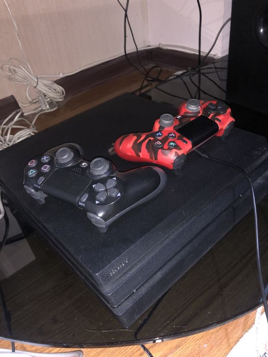 Продам Sony PlayStation 4 PRO 1 tb