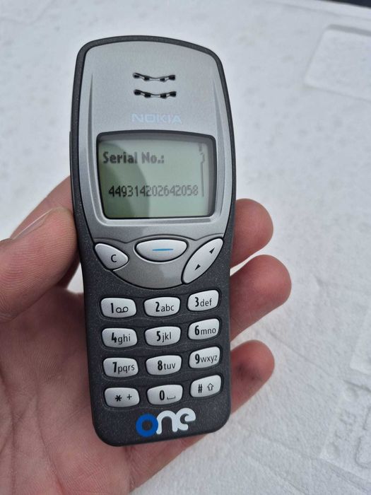 Nokia 3210 impecabil ca NOU