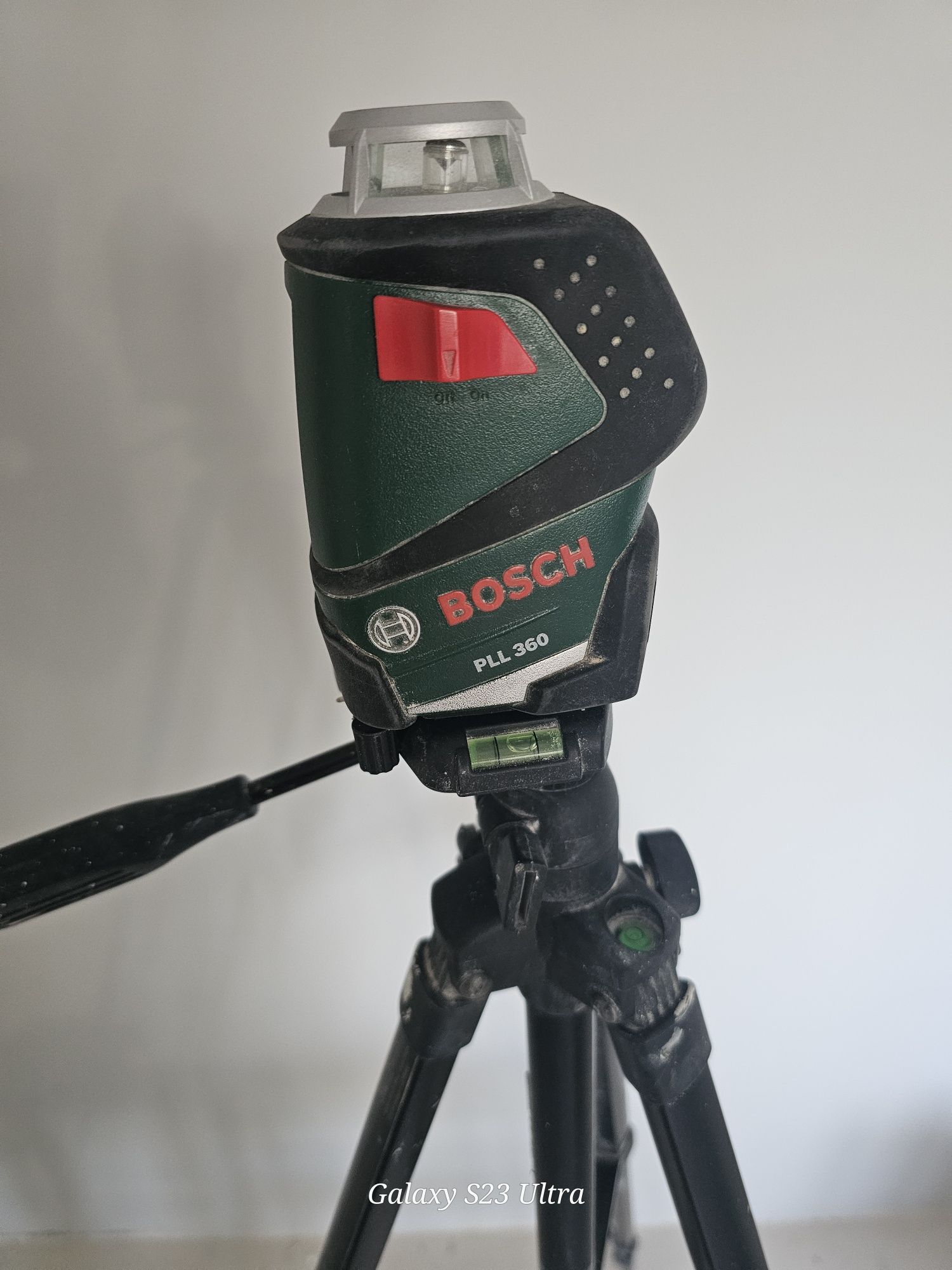 Лазерен нивелир bosch 360