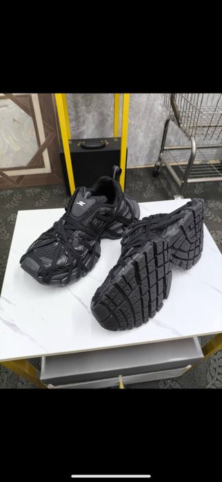 Balenciaga 43 44
