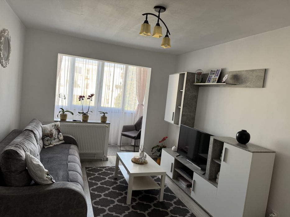 Vand apartament 3 camere