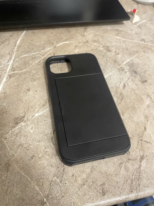 Защитный чехол для iPhone 14 с отделением для карт