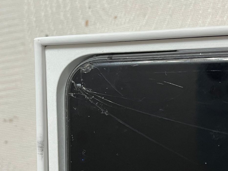 Смартфон Iphone 11