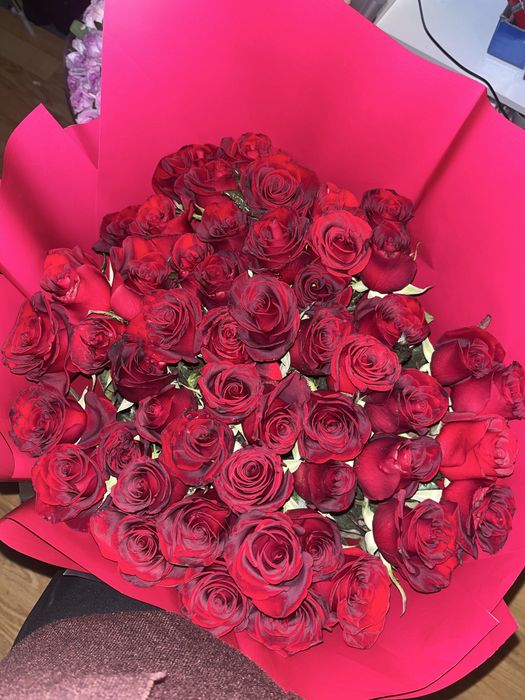 Қызыл роза гүл свежый 51шт 70-80см шығады сырты қапталған