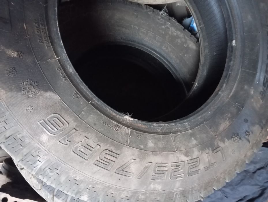 Продам шины зимние шипованные