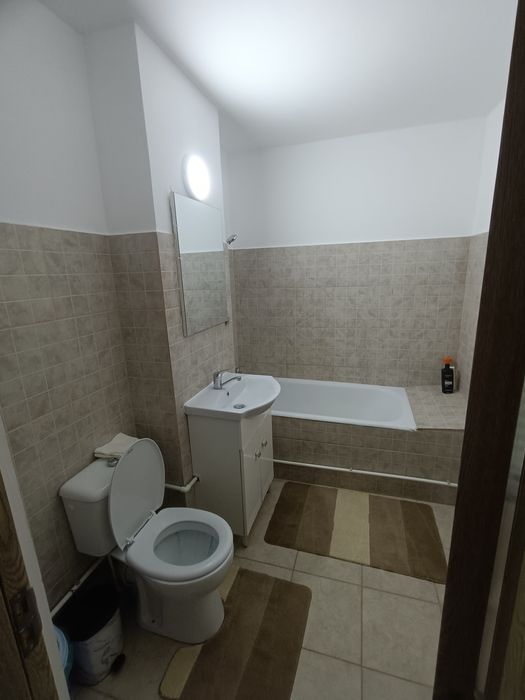 Închiriez apartament decomandat cu 2 camere in Gura Humorului