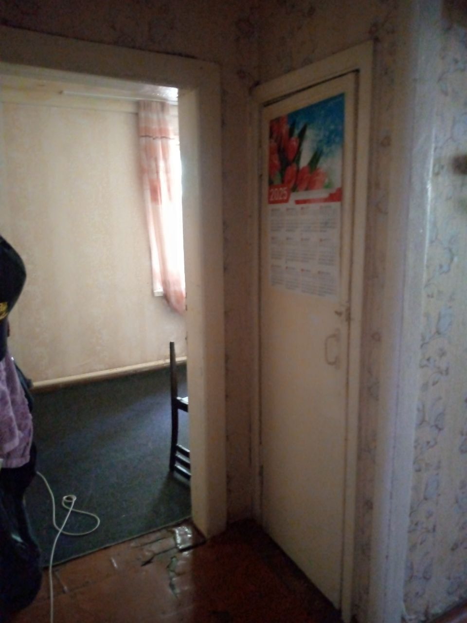 3 ком. квартира (3/2/2), Спутник 8 (Сергели). Дом деревянный.