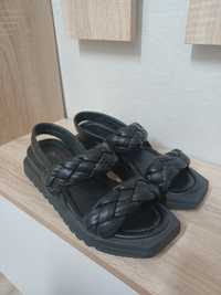 Черни сандали от естествена кожа