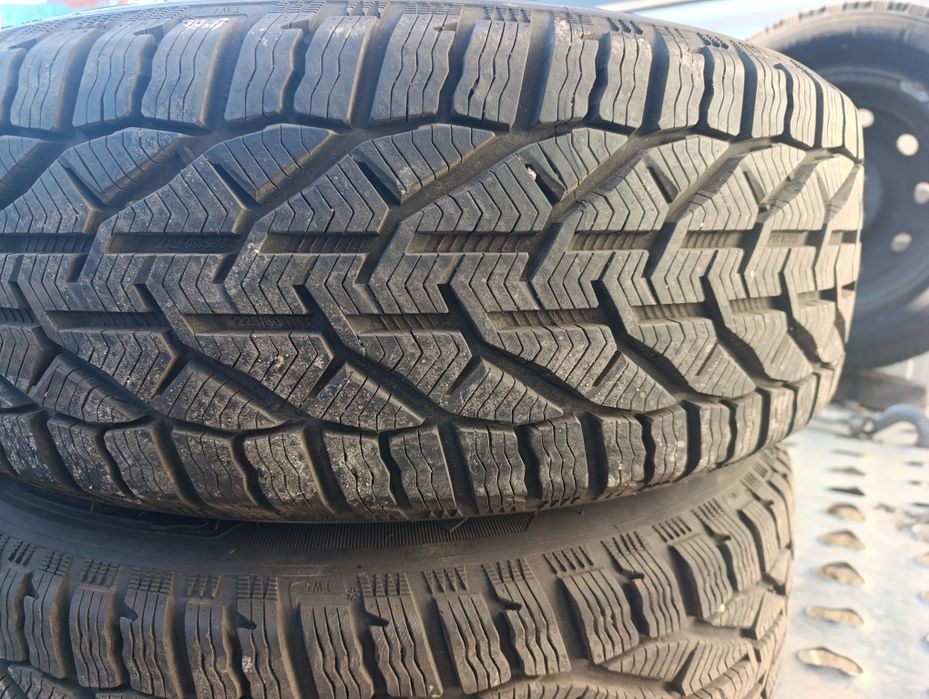 Продавам зимни гуми 225/60/17