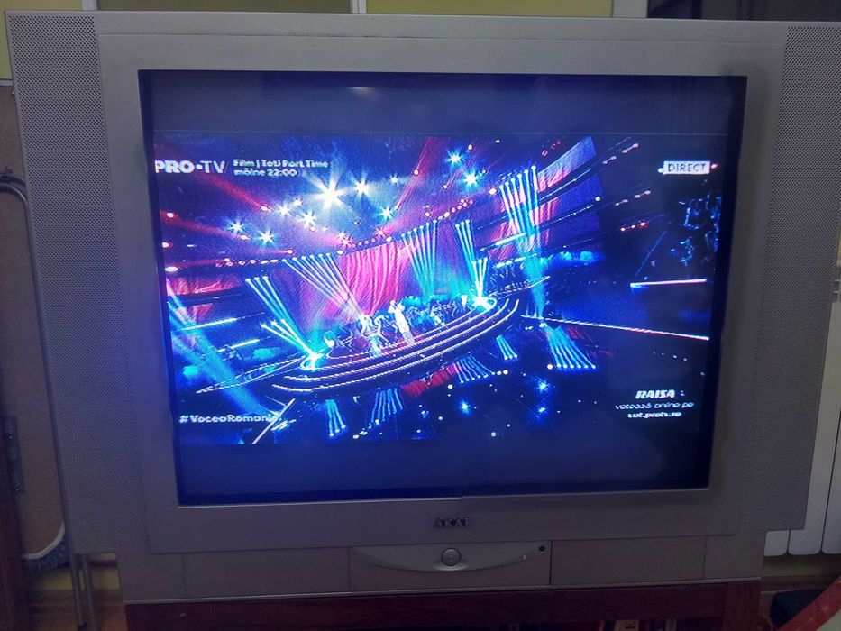 TV AKAI 70 cm diagonala ecran plat