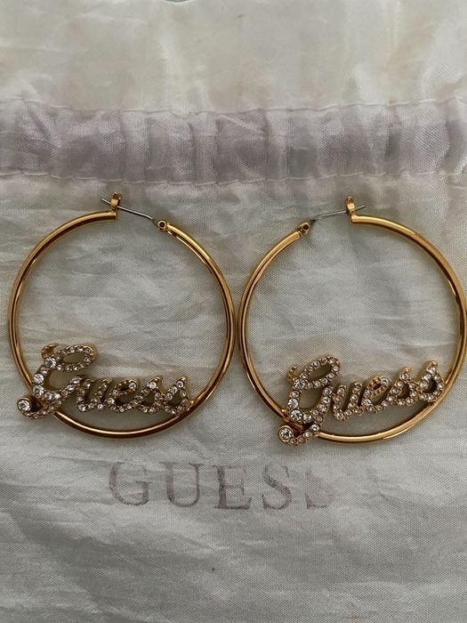 Vând Set GUESS colier și cercei