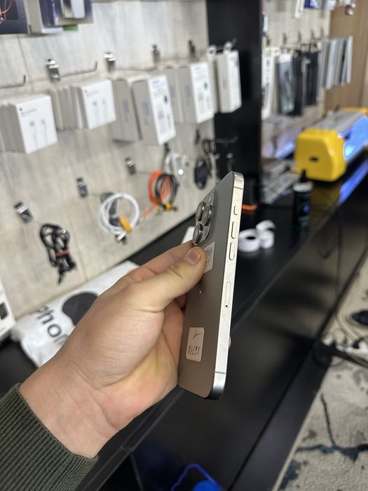 Iphone 15 pro. . . .