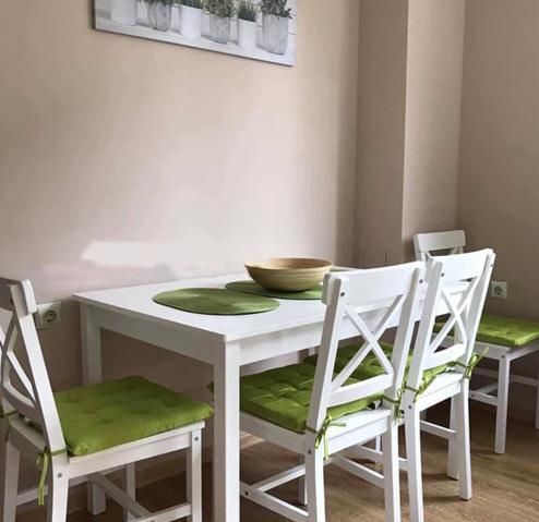 Дава се под наем Двустаен апартамент в Бургас, Център - 42 кв.м за 408 € - Снимка #1