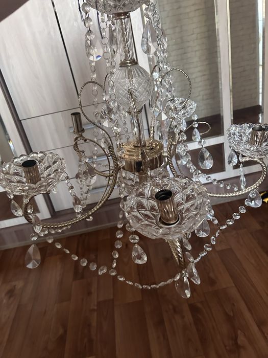 Продам люстру подвесную