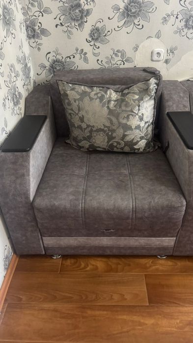 Диван и 2 кресла