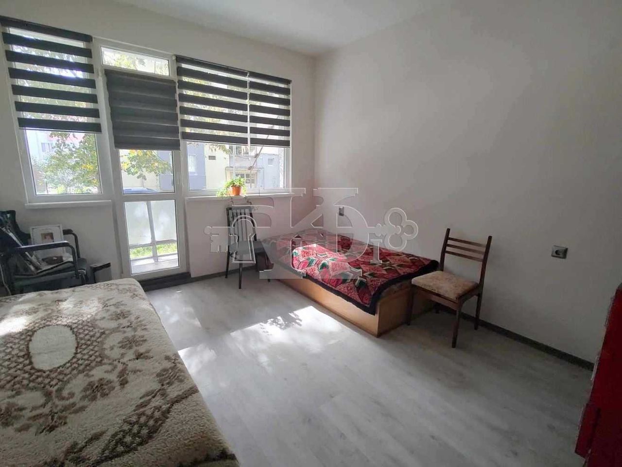 Продава се Четиристаен апартамент в Добрич, Център - 92 кв.м за 1192 €/кв.м - Снимка #4