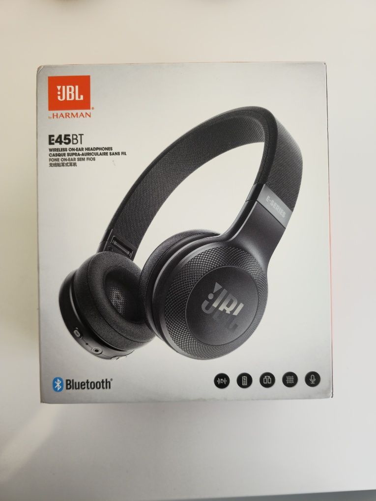 Casti Bluetooth JBL E45BT