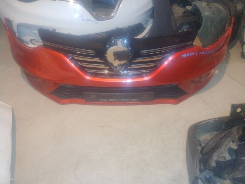 Bară față Megan 4 non Facelift