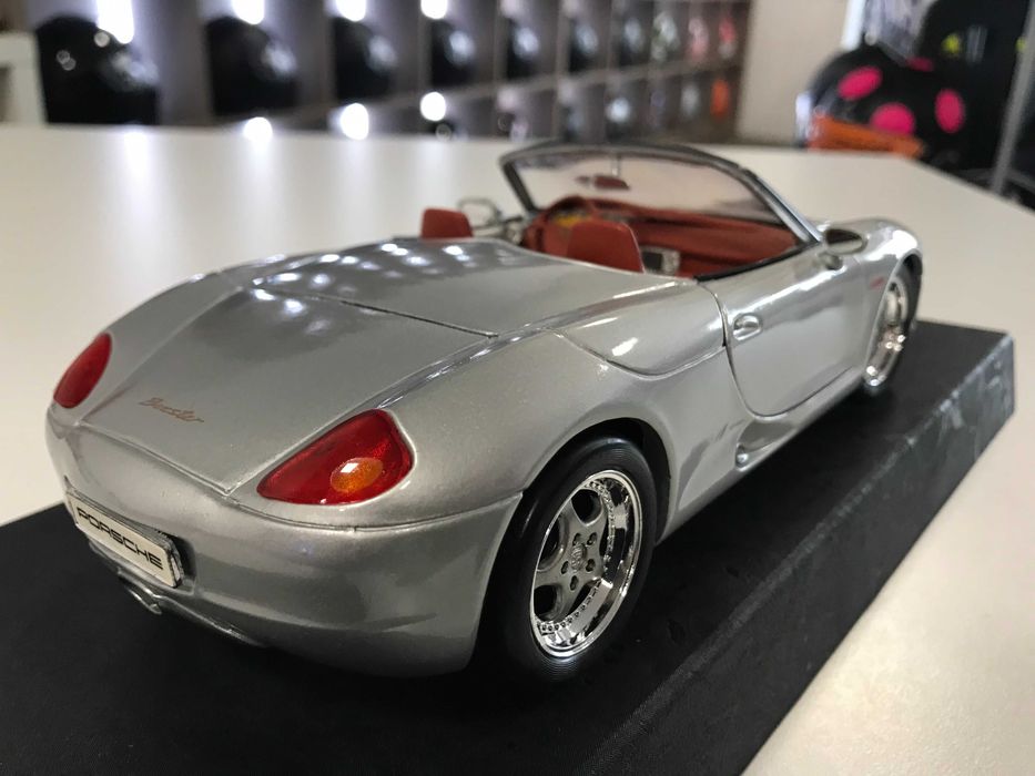 MAISTO метална колекционерска количка PORSCHE BOXTER 1996 1:18 NEW