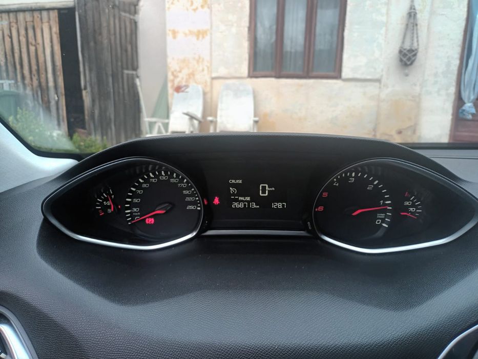 Vând Peugeot Gri 308 2015